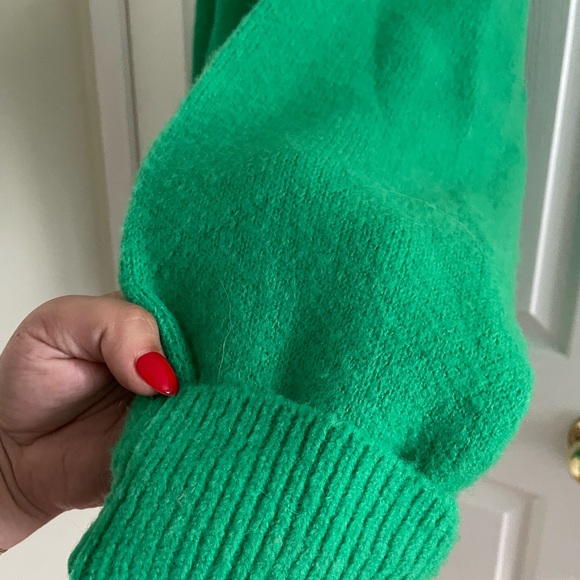 John And Jenn sweater - Picture 5 of 5